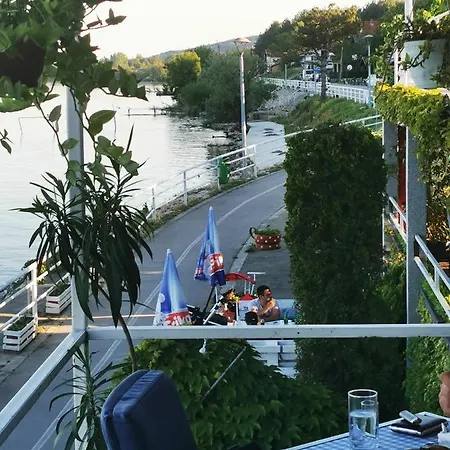 לינה וארוחת בוקר Kod Dzimija גולובאץ