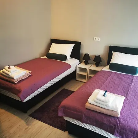 לינה וארוחת בוקר Kod Dzimija גולובאץ