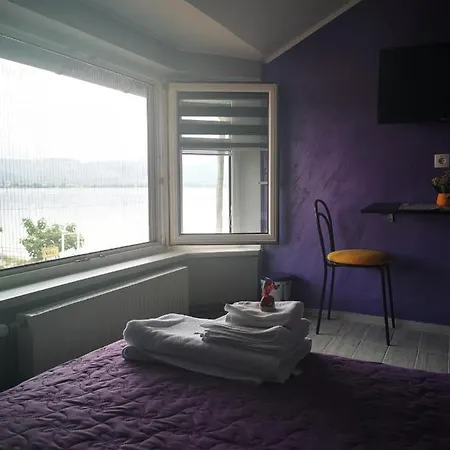 לינה וארוחת בוקר Kod Dzimija 3*