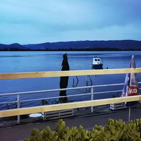 לינה וארוחת בוקר Kod Dzimija