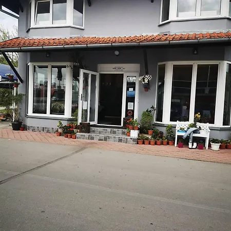 לינה וארוחת בוקר Kod Dzimija